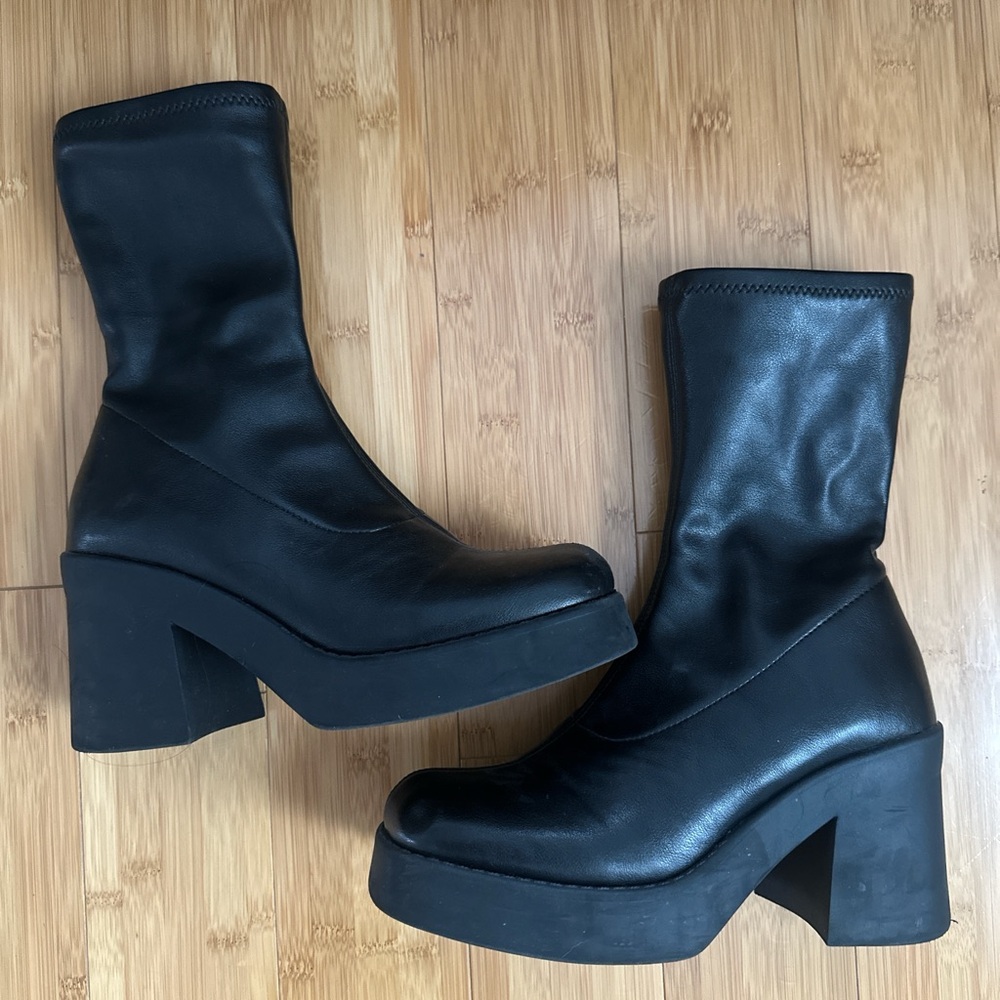 Steve Madden Black Heeled Boots